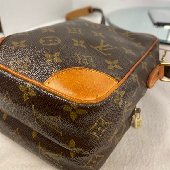 Louis Vuitton Monogram Amazon Crossbody Bag - Picture 12 of 13